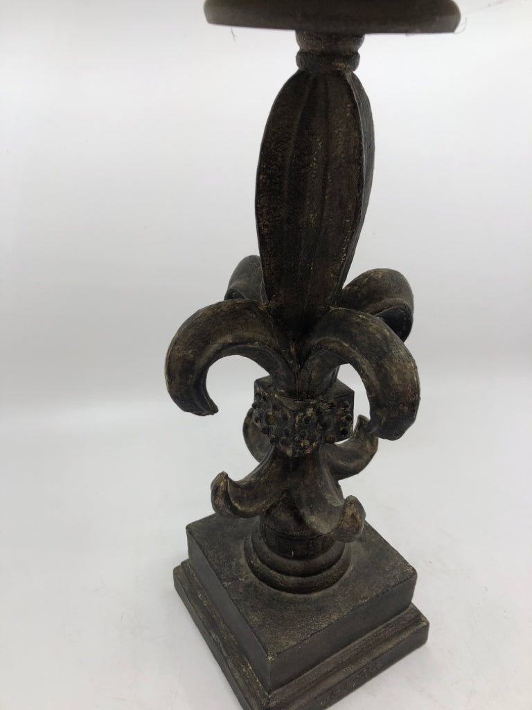 HEAVY FLEUR-DE-LIS CANDLE HOLDER W/FLARE CANDLE.