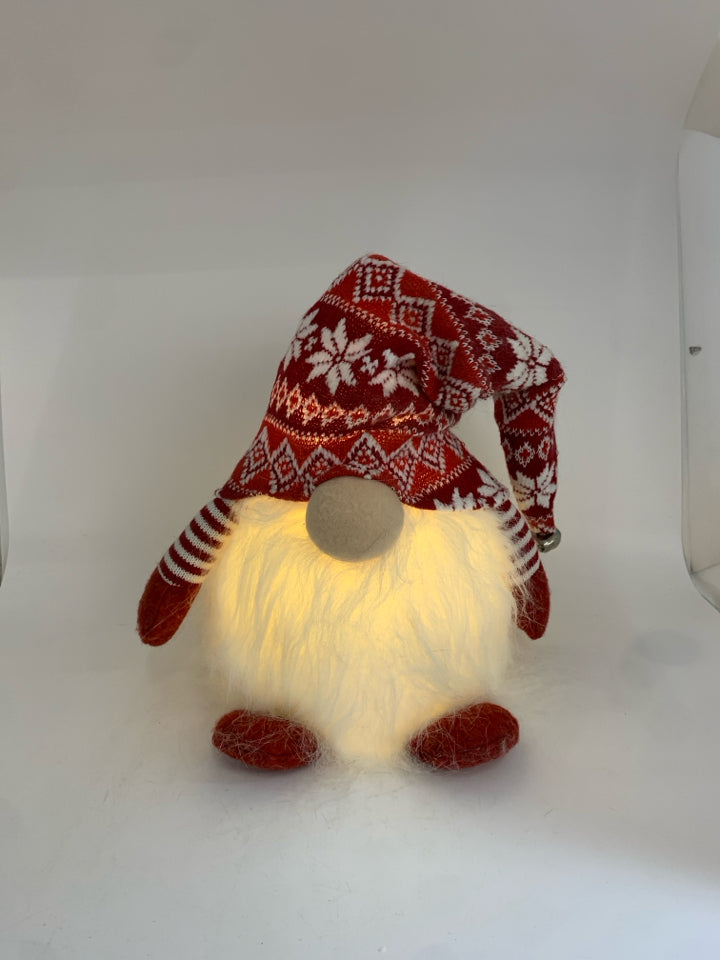 LIGHT UP GNOME W/RED HAT.