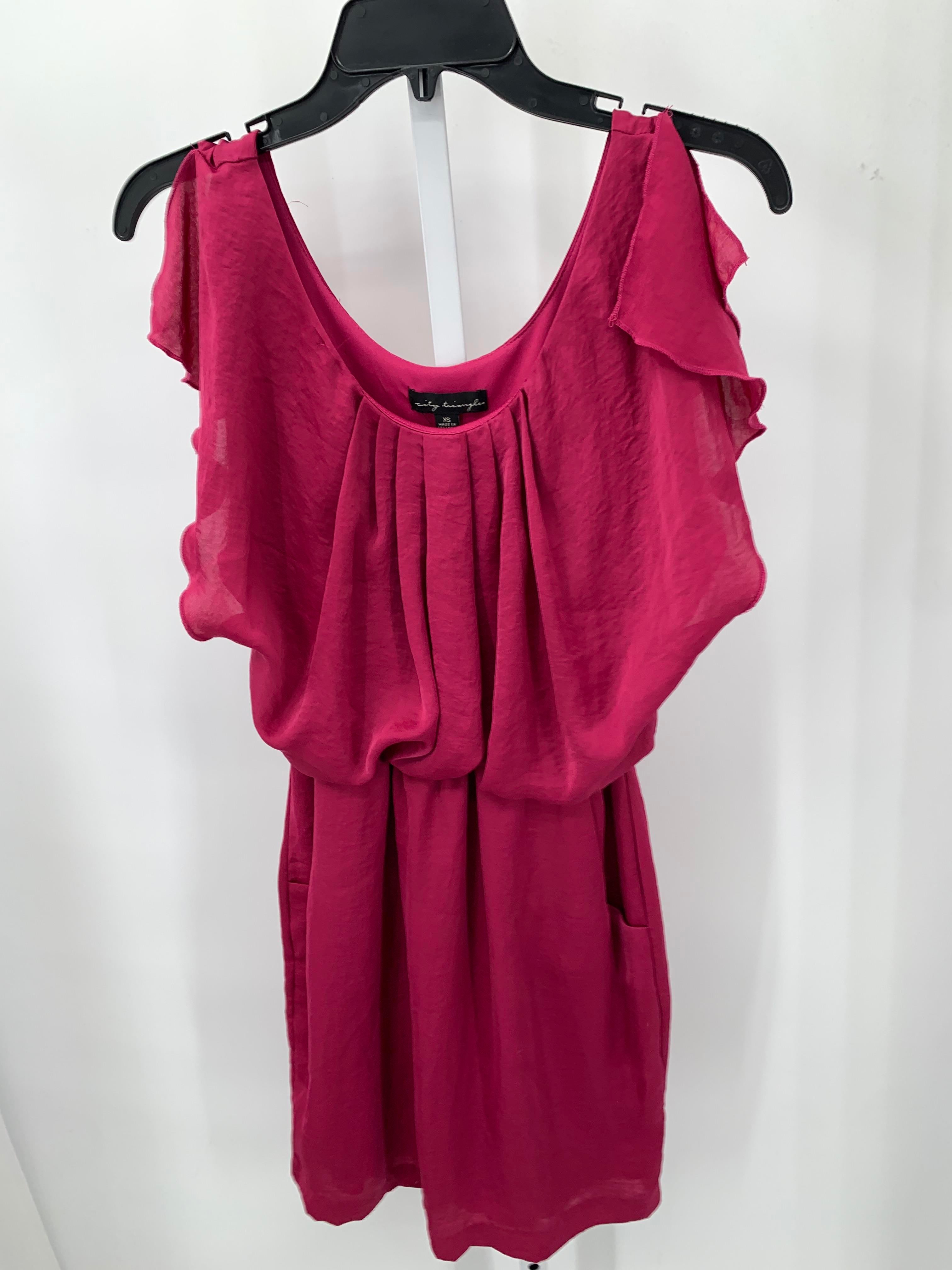 City Triangles Size X Small Juniors Sleeveless Dress