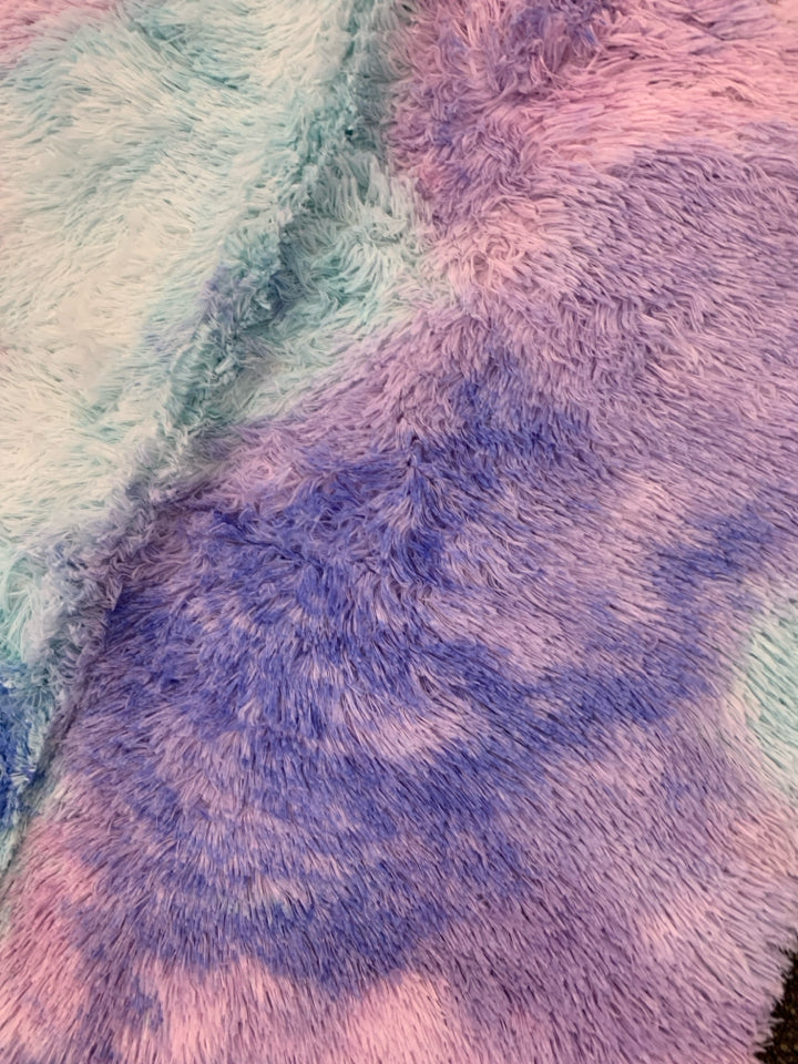 BLUE & PURPLE FLUFF RUG.