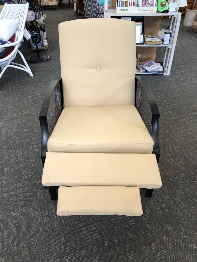 RECLINING PATIO CHAIR W/TAN CUSHION BROWN FRAME.