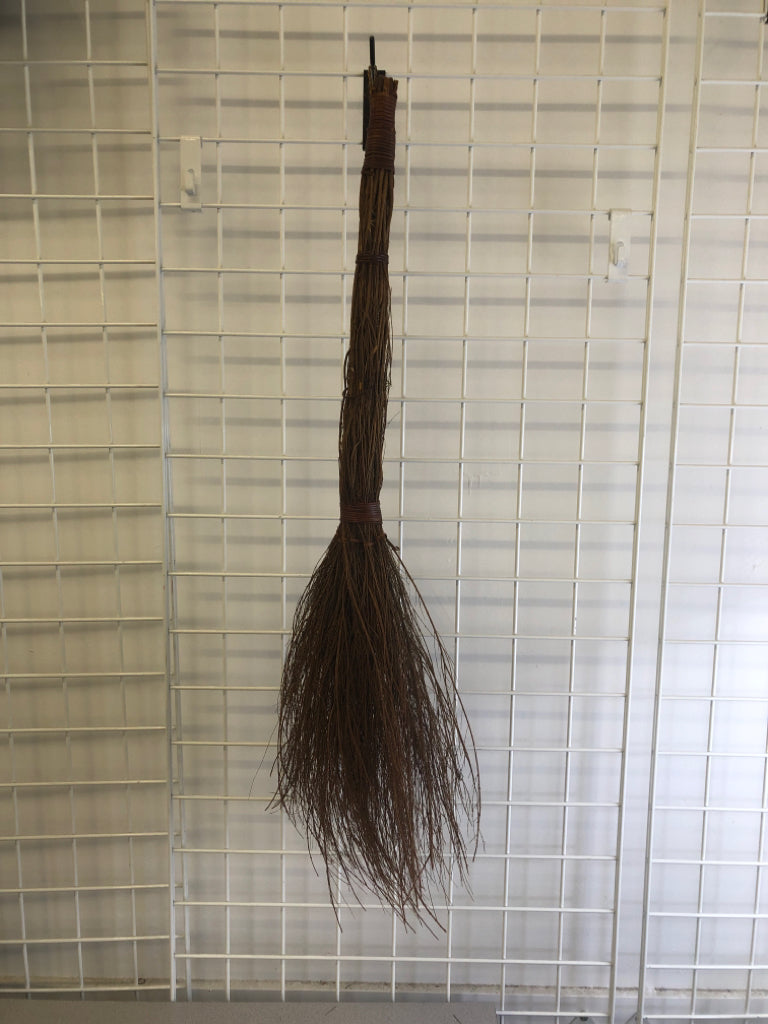 RUSTIC STRAW BROOM WALL HANGING.