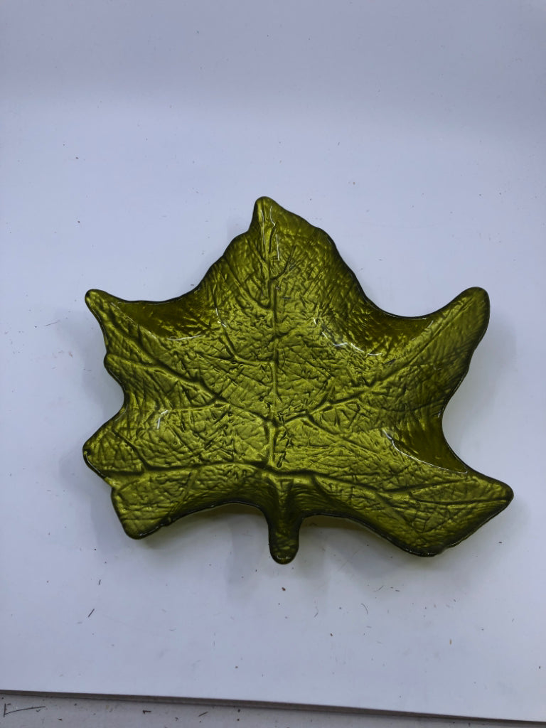 GREEN LEAF PLATE.