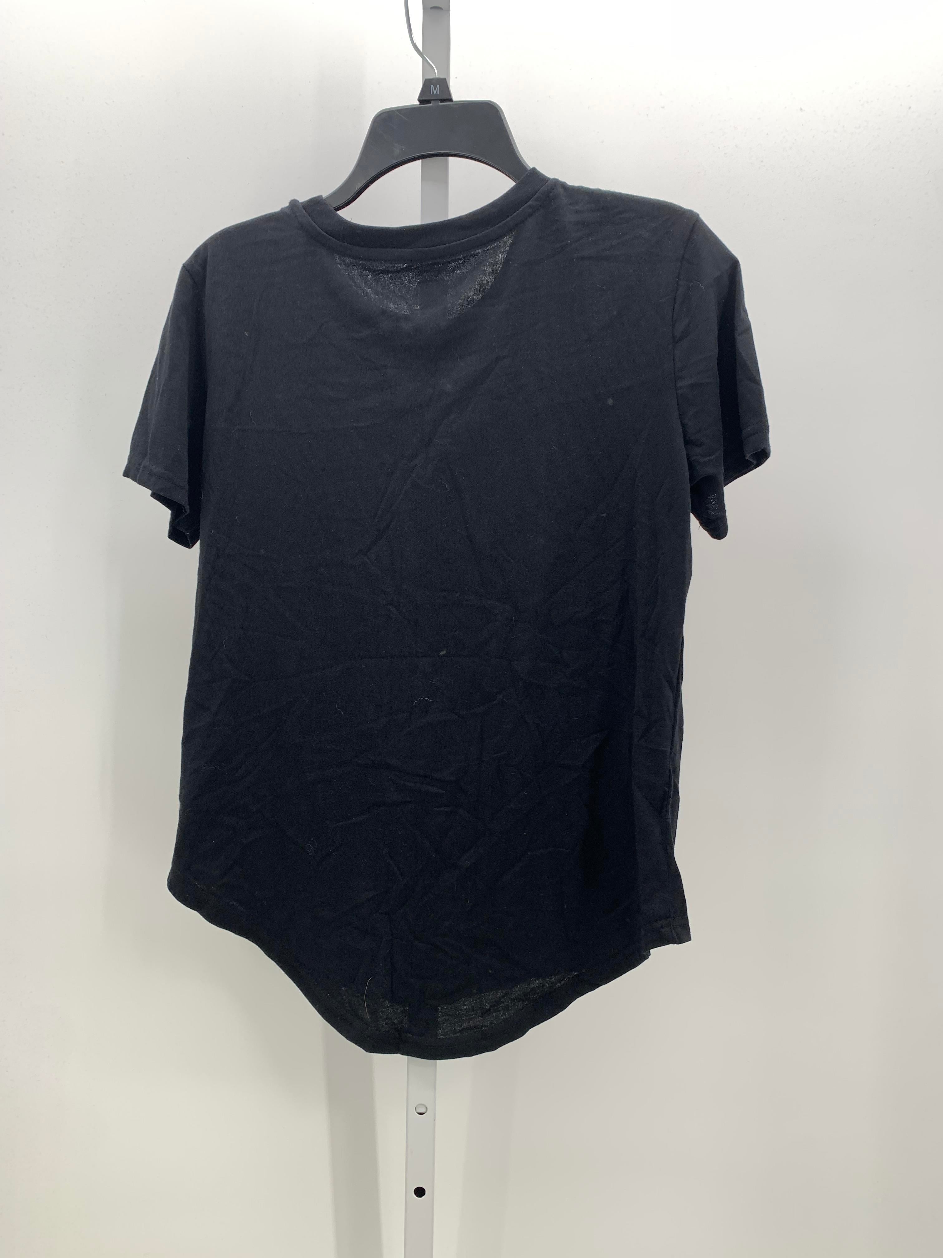Size Medium Juniors Short Sleeve Shirt