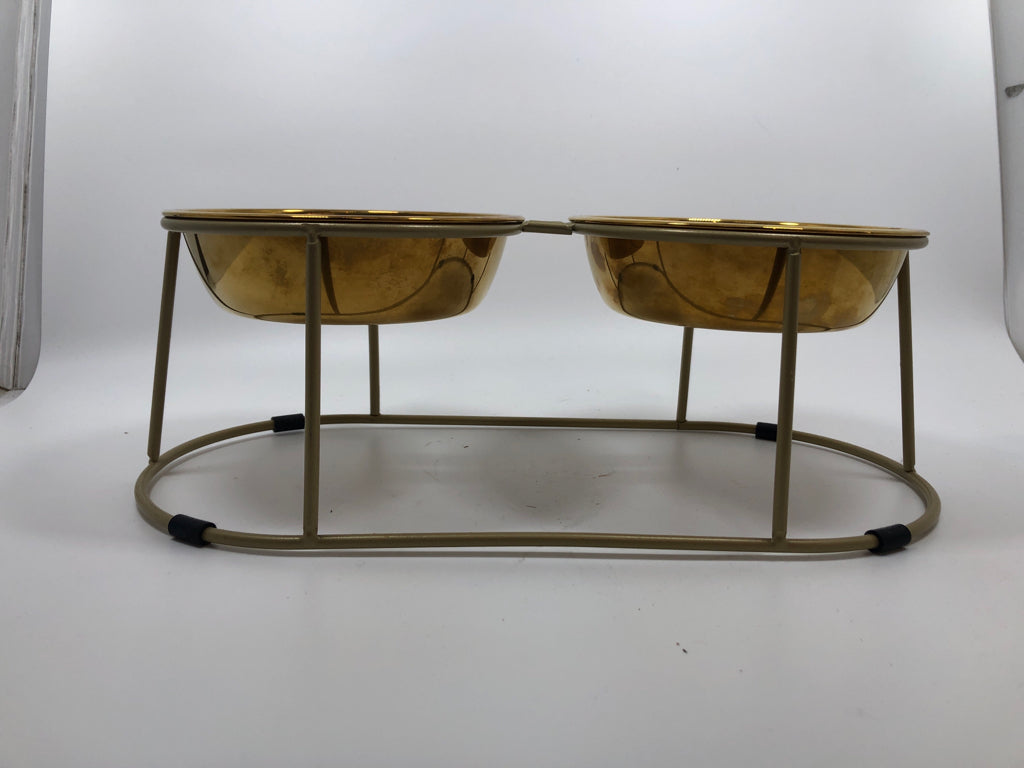 DOUBLE GOLD FOOD/WATER BOWLS IN STAND.