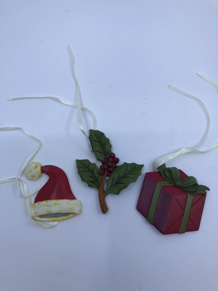 NIB 3 HOLIDAY BASKET TIE ONS LONGABERGER
