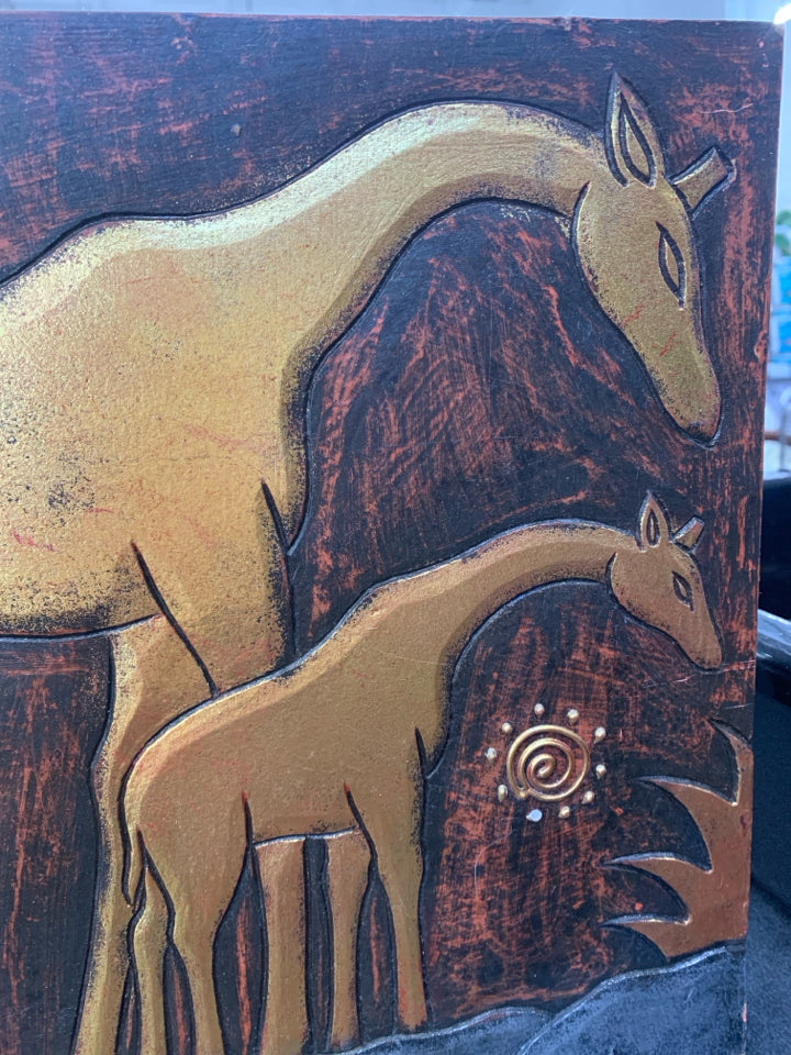 2 GOLD GIRAFFE'S BROWN WALL HANGING.