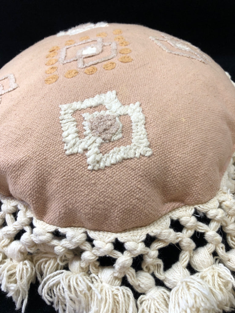 ROUND TAN ACCENT PILLOW W/TASSLE FRINGE.