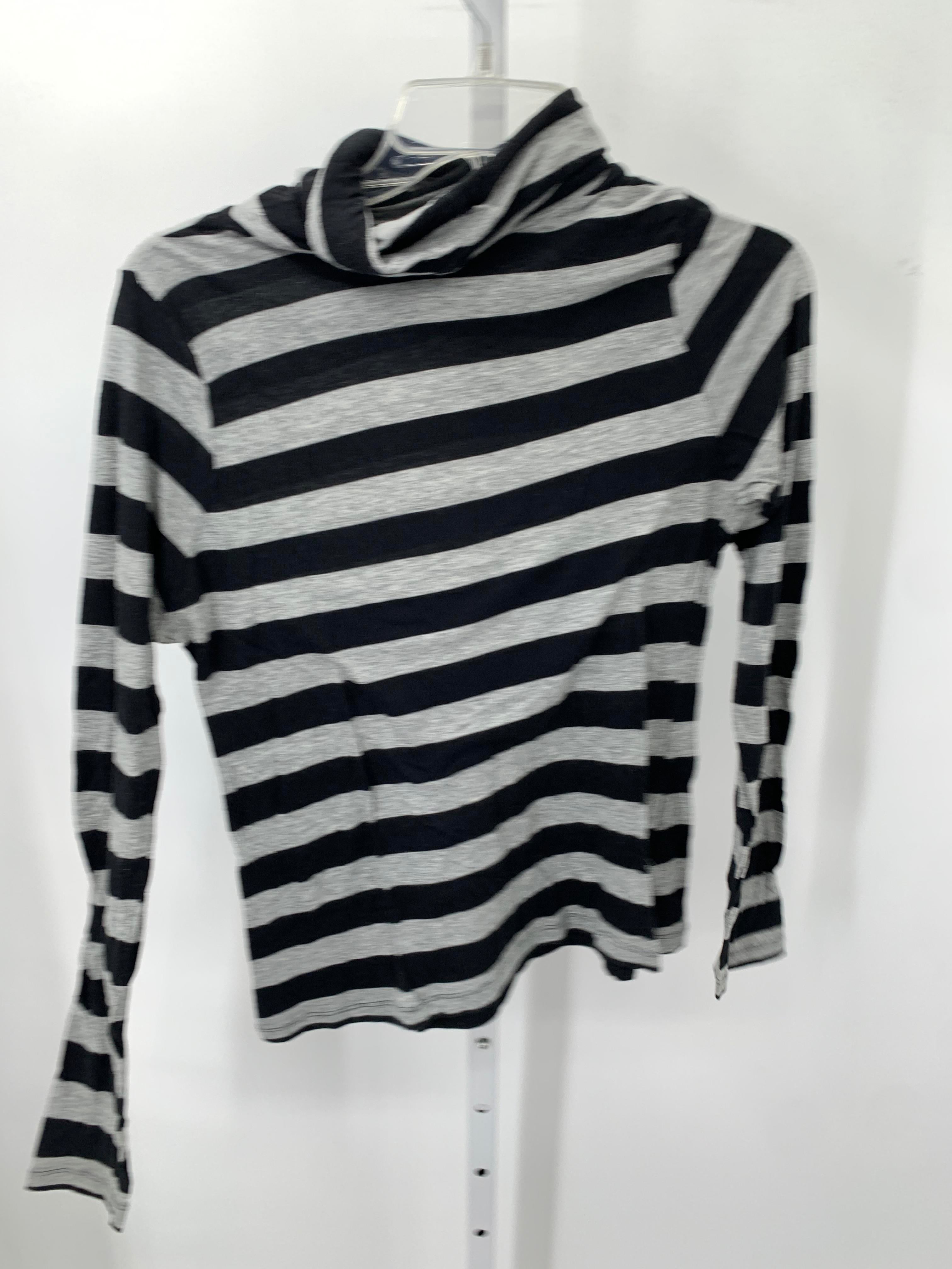 Old Navy Size Medium Misses Long Sleeve Shirt