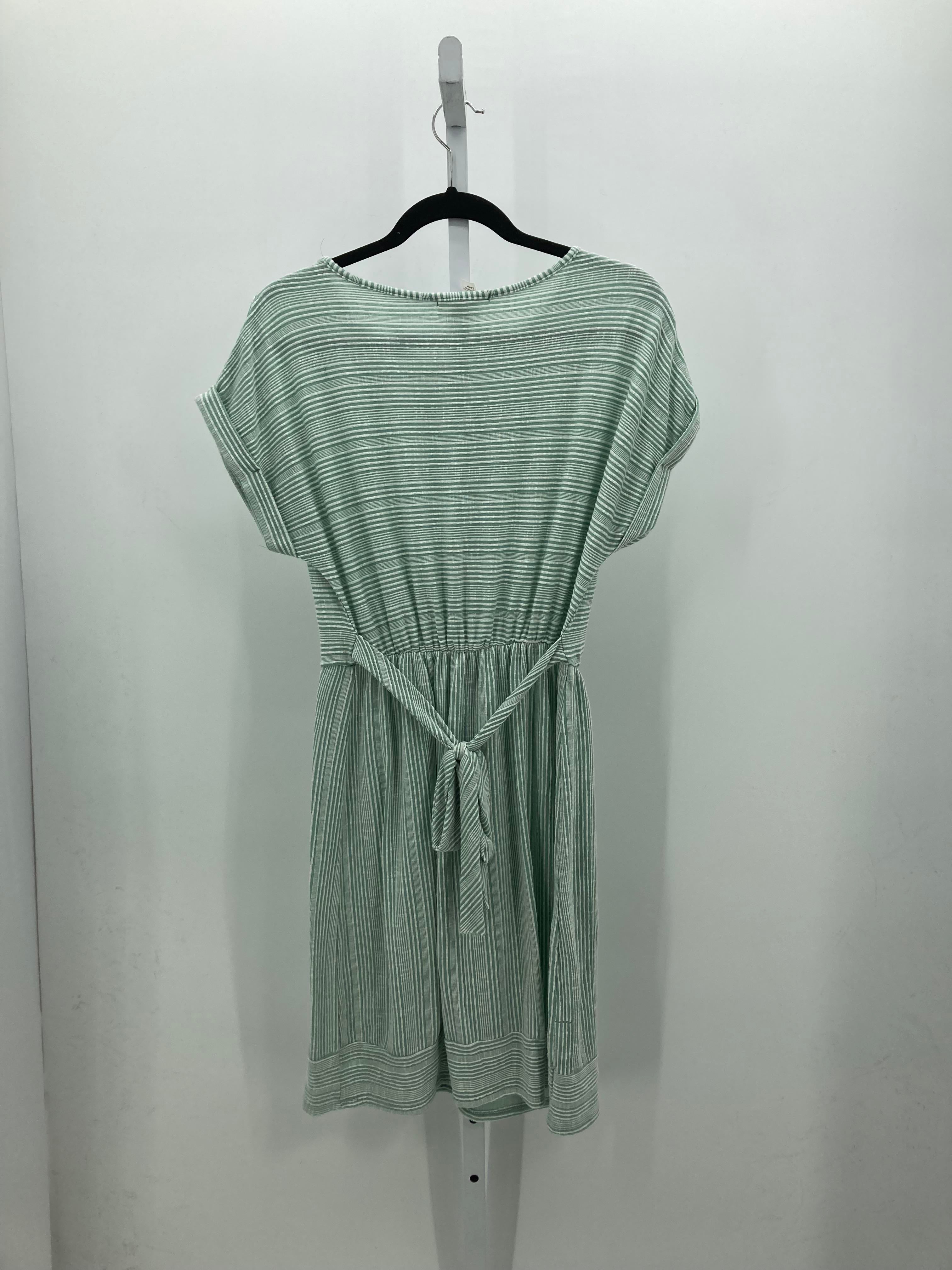 Size Large Misses Short Sleeve Dress
