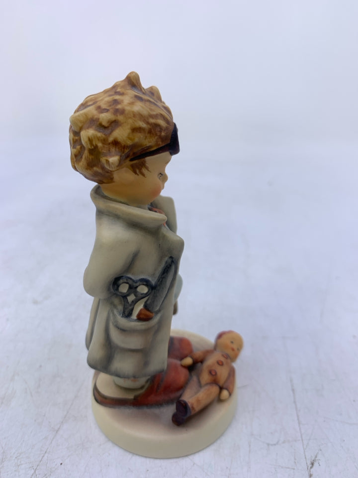 VTG HUMMEL THE DOCTOR #127 BOY W/ GOGGLES.