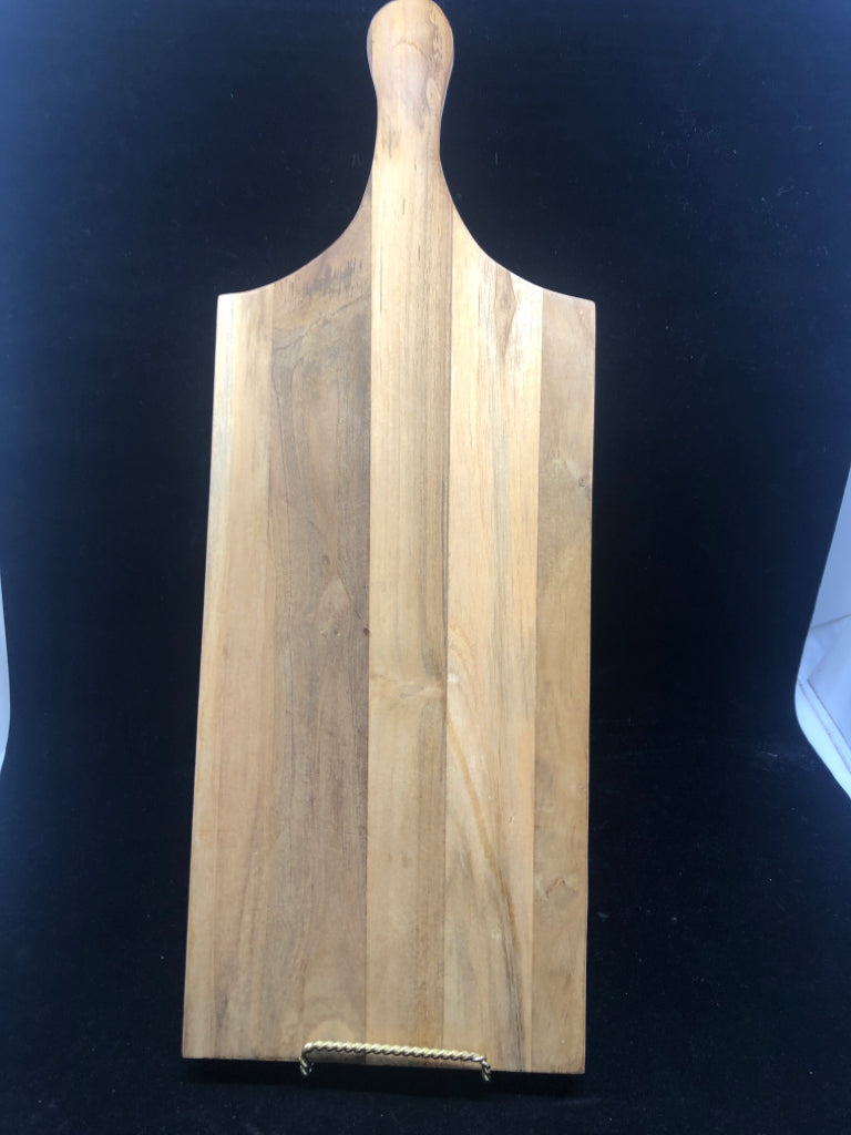 LARGE WOOD PADDLE CUTTING BOARD.