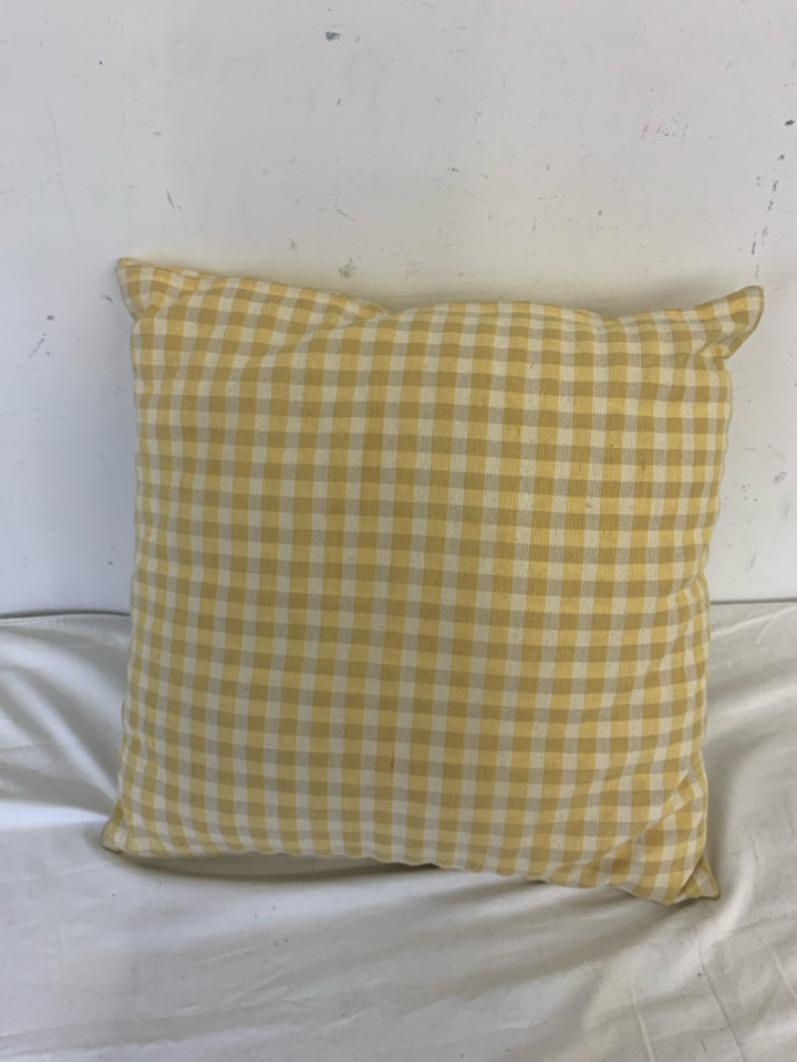 GINGHAM STYLE CREAM/YELLOW PILLOW.