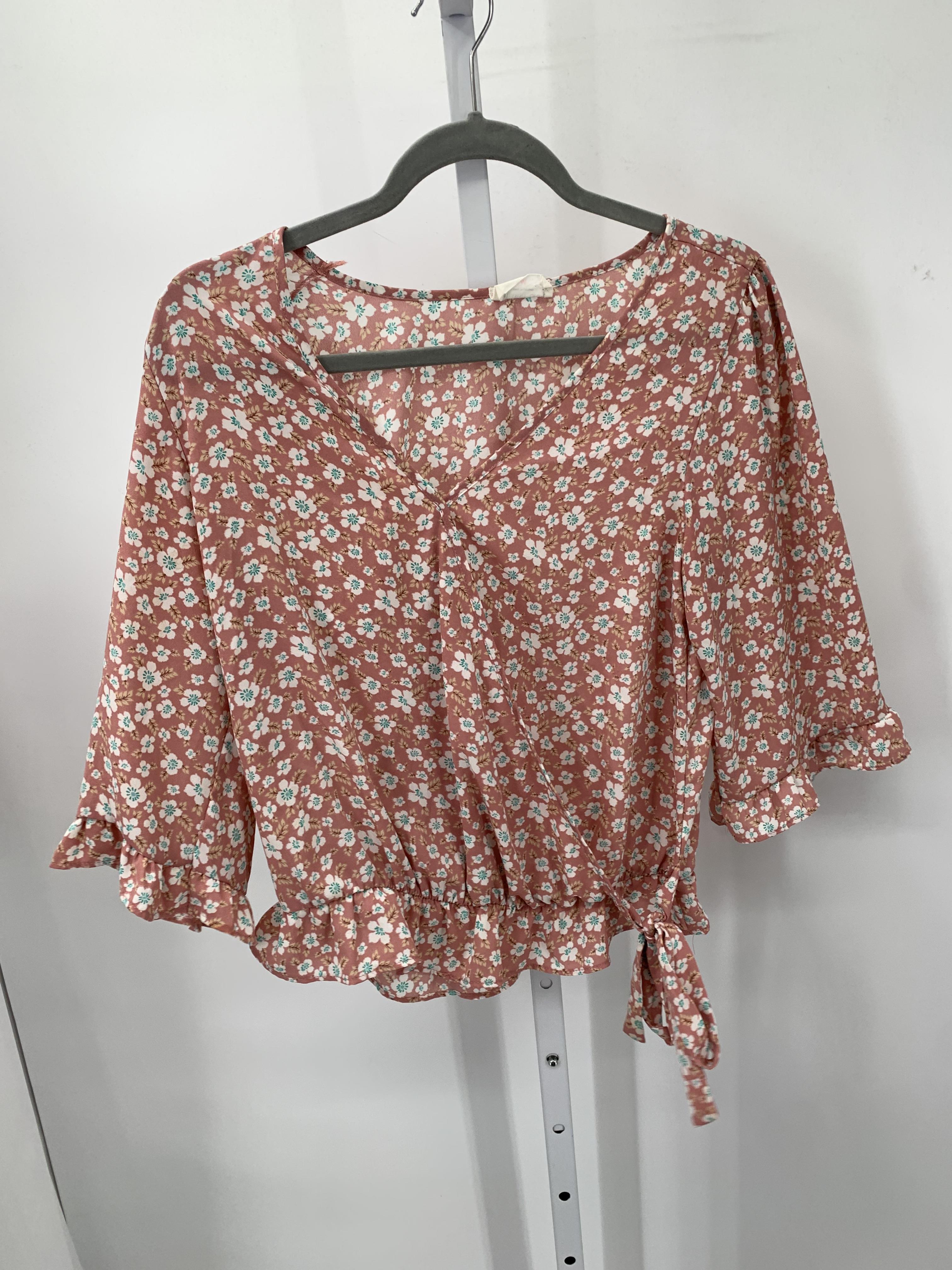 Size Medium Juniors 3/4 Sleeve Shirt