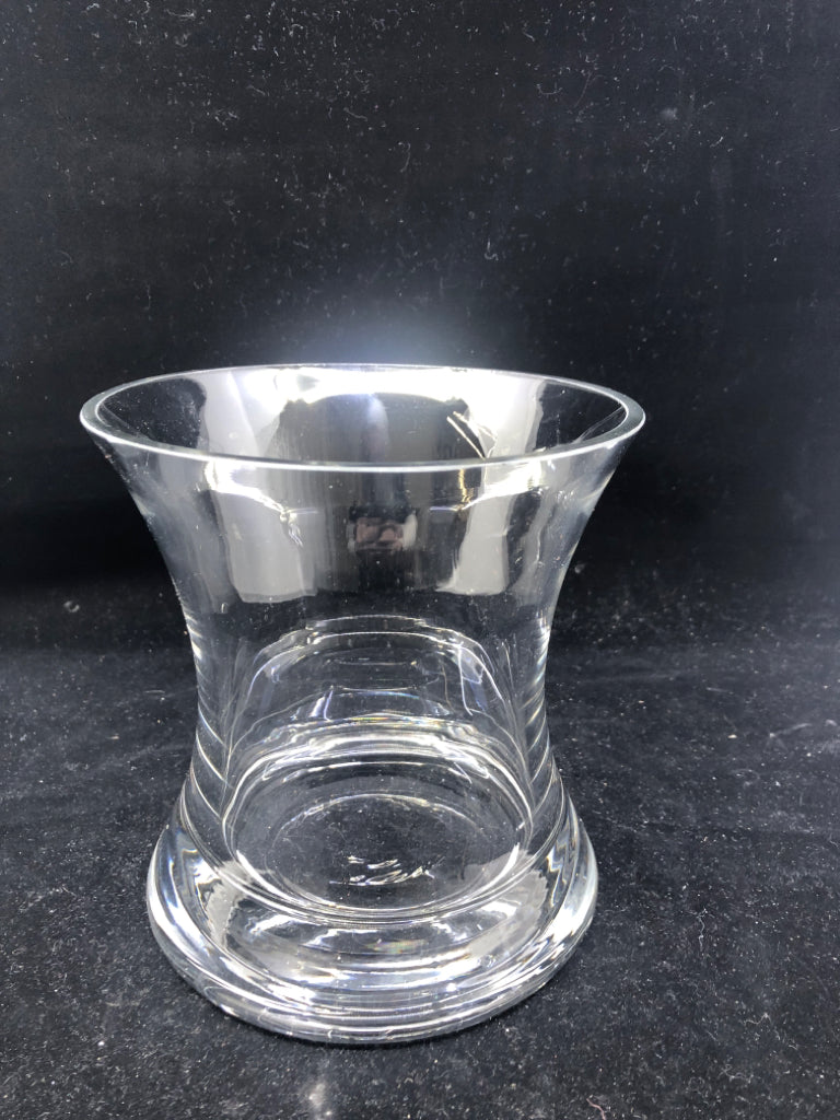 HEAVY CLEAR GLASS VASE.