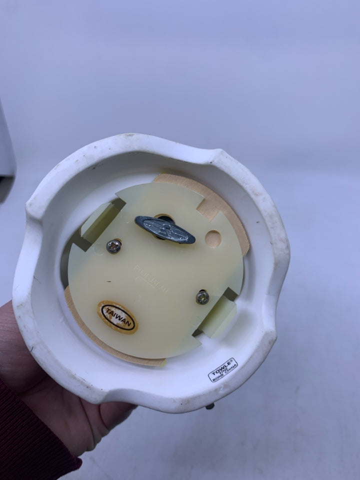 MAMA BEAR AND BABY ON TREE CERAMIC.