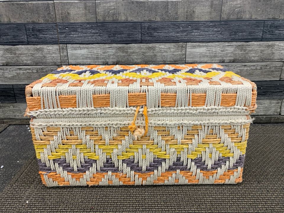 MULTI-COLOR WOVEN CHEST.