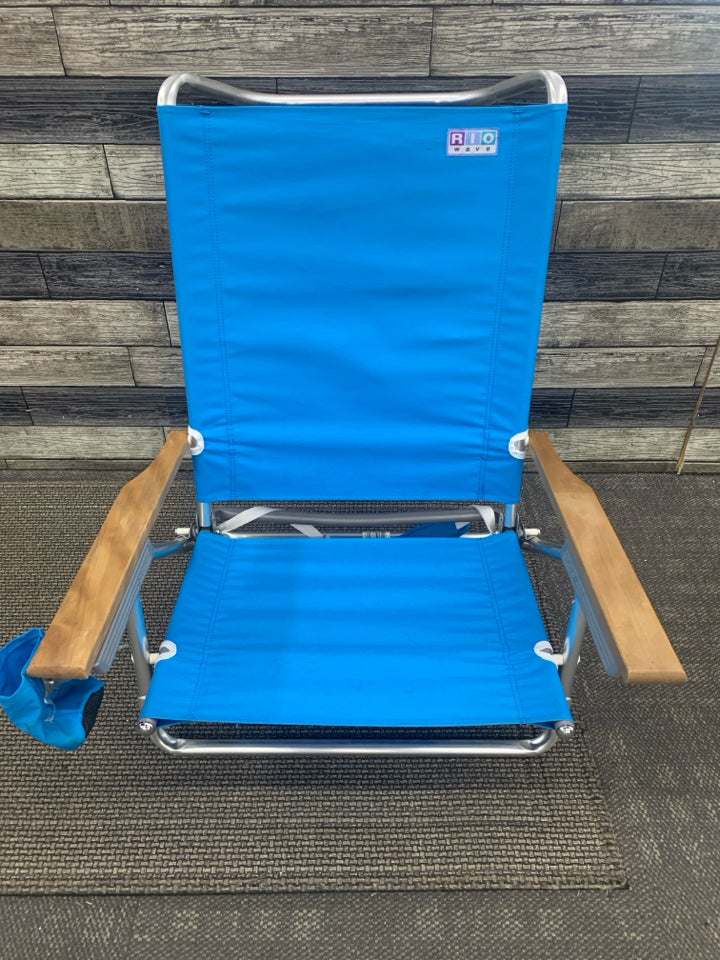 RIO WAVE FOLDING BEACH CHAIR.