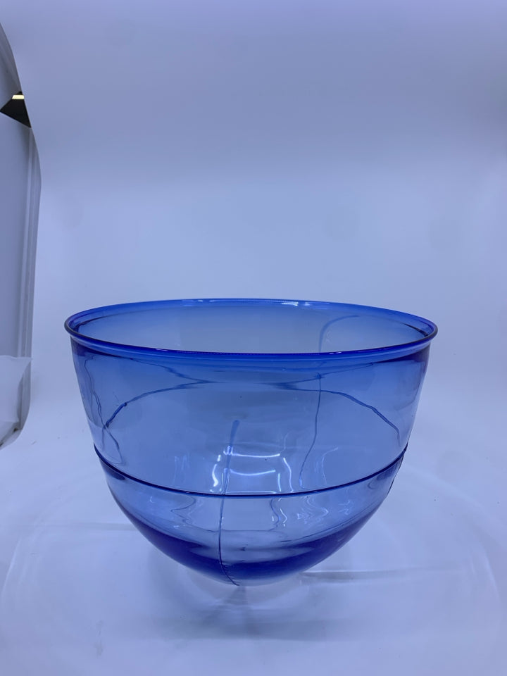 LARGE BLUE CENTERPIECE BOWL.