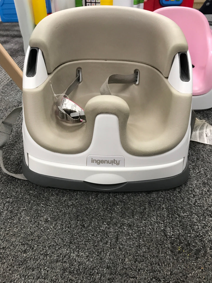 Ingenuity Baby Base 2-in-1 Booster Feeding and Floor Seat White and Beige