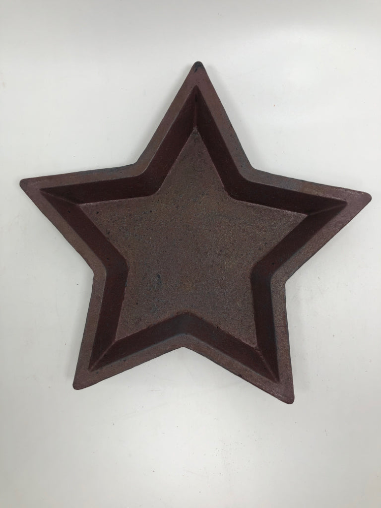 PRIMITIVE RED STAR TRAY.