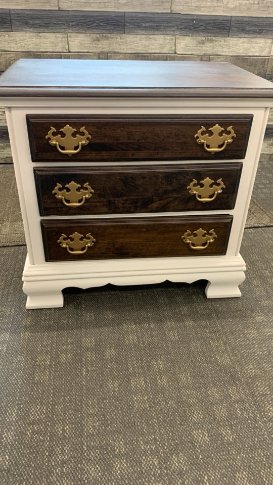 DRK WOOD/WHITE KINCAID NIGHTSTAND.