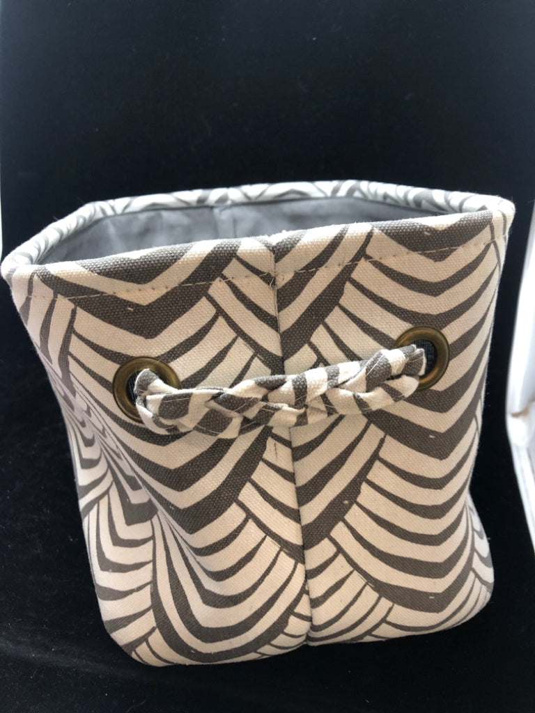 WHITE/GREY FABRIC BIN W WOVEN HANDLES.