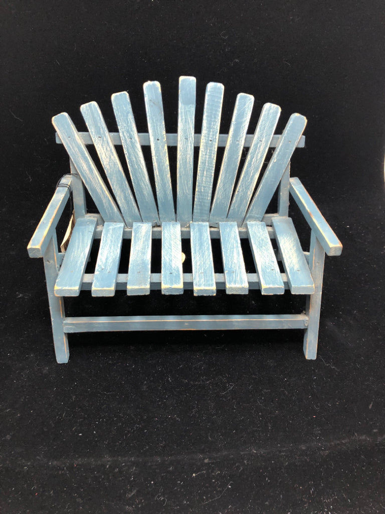 DISTRESSED BLUE WOOD BENCH BENCH W/TAG - BOYDS.
