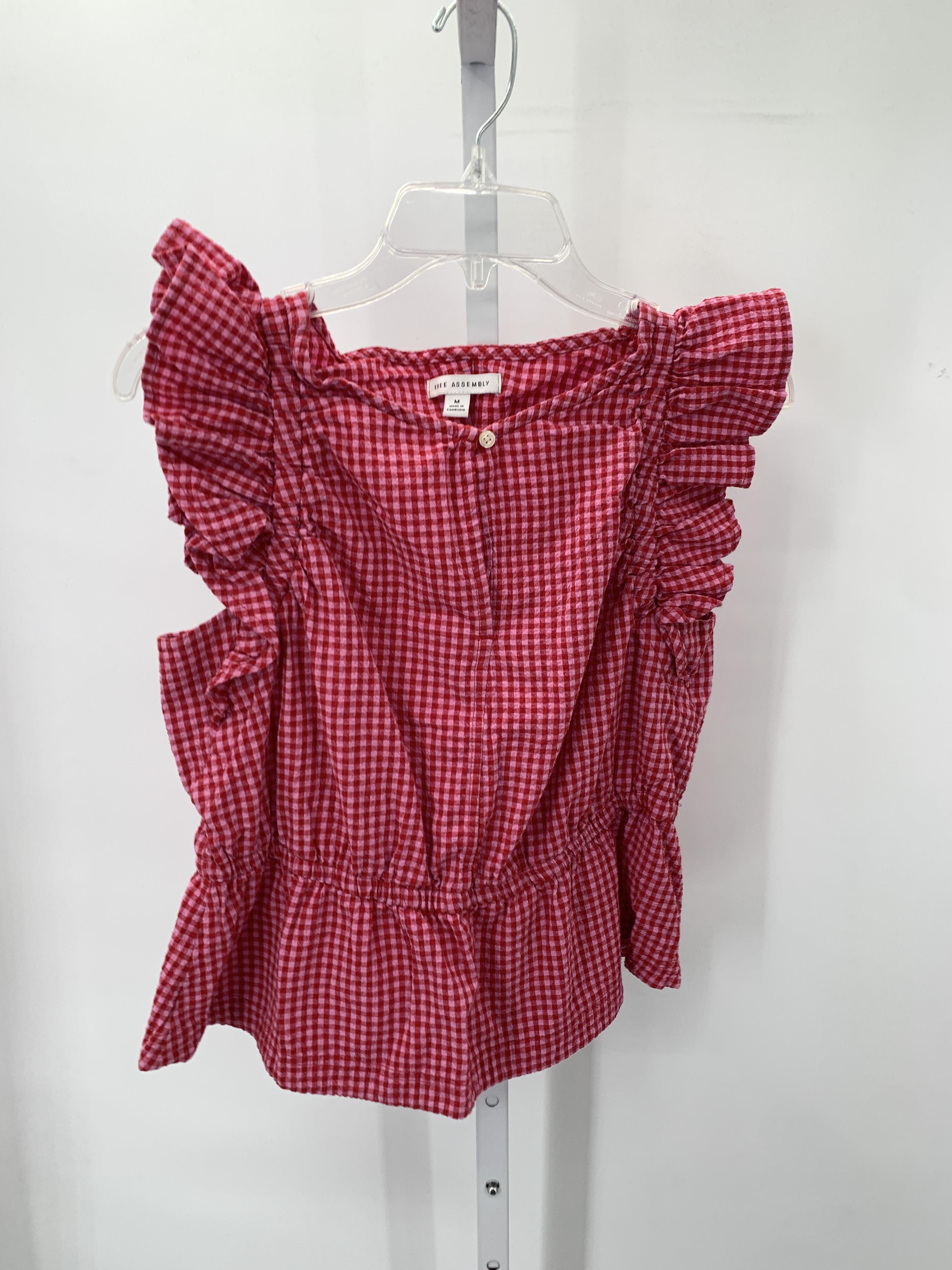 Free Assembly Size Medium Juniors Sleeveless Shirt