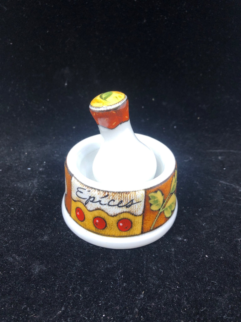 CERAMIC SPICES GRINDER MORTAR/ PESTLE.