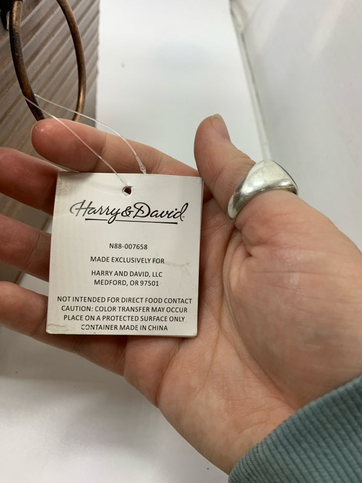 NWT METAL BIN - HARRY & DAVID.