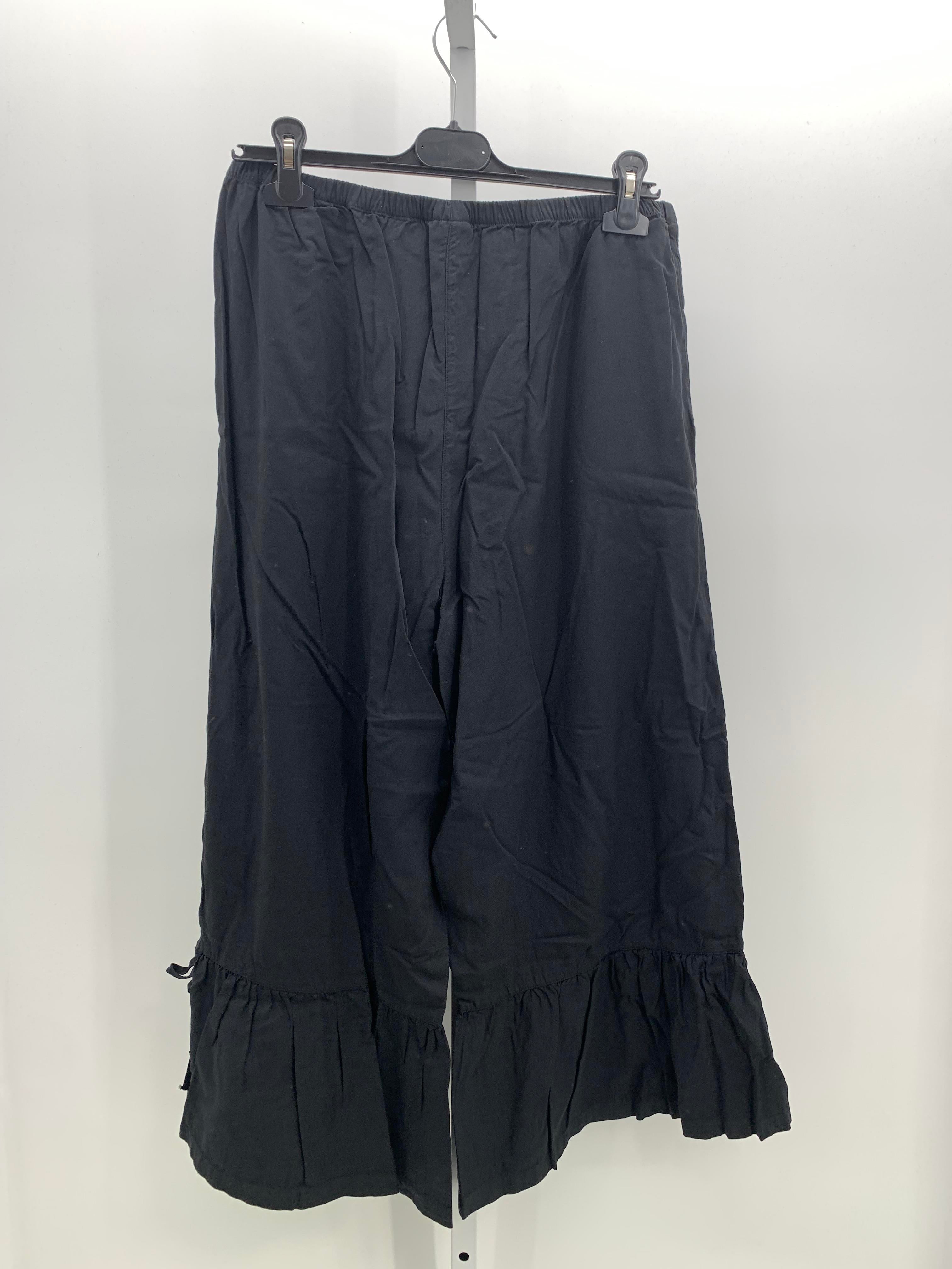 Size Large Misses Capri Pants