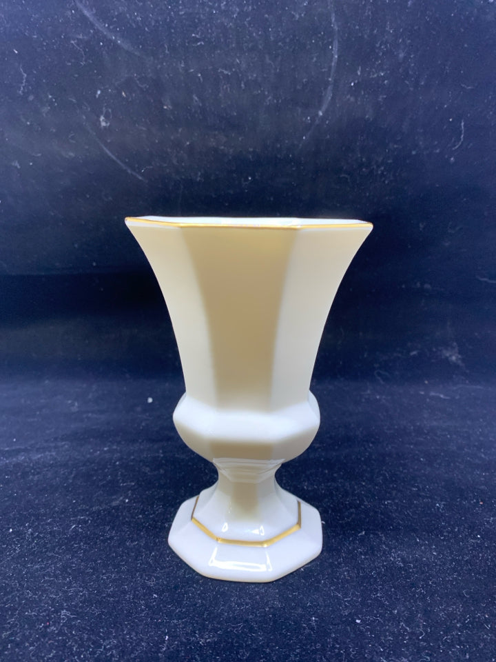 LENOX HEXAGON SHAPED FOOTED VASE.