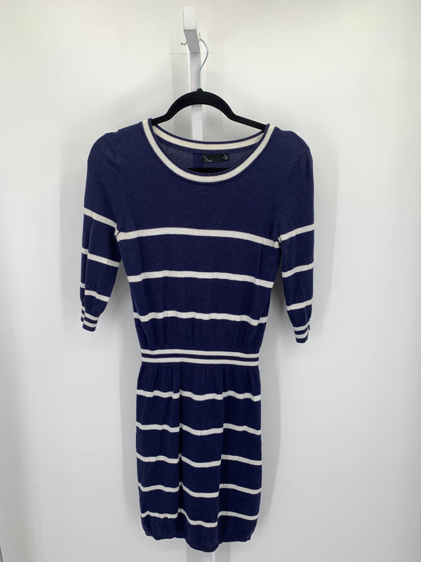 Size Small Misses 3/4 Sleeve Dress