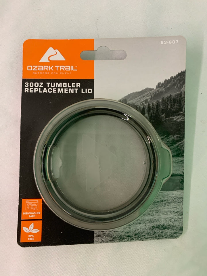 NIP 30oz TUMBLER REPLACEMENT LID.