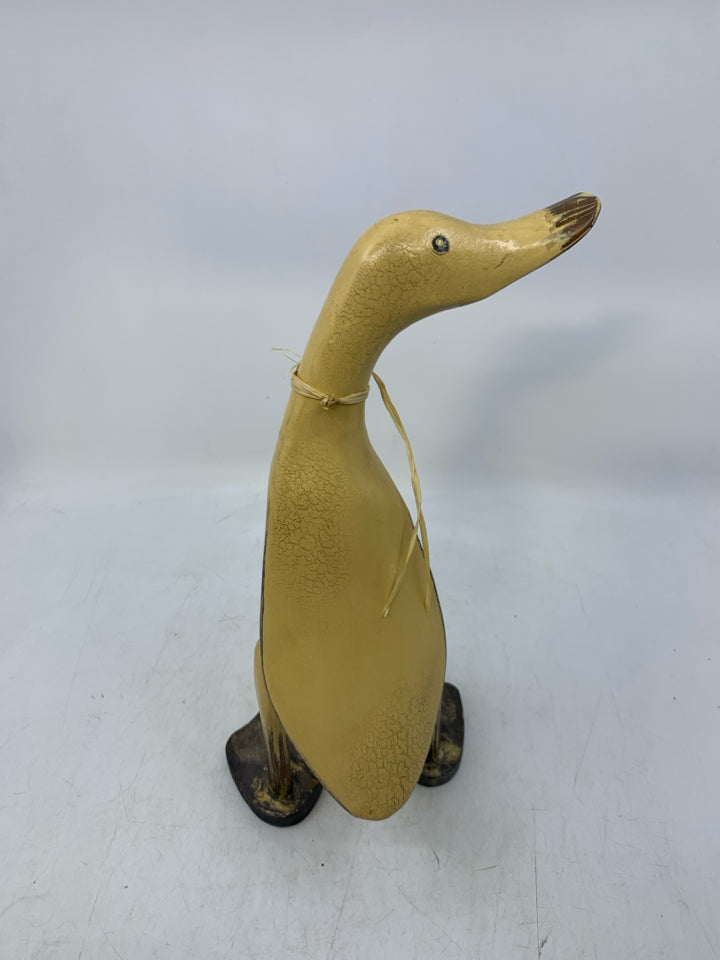 WOOD YELLOW DUCK.