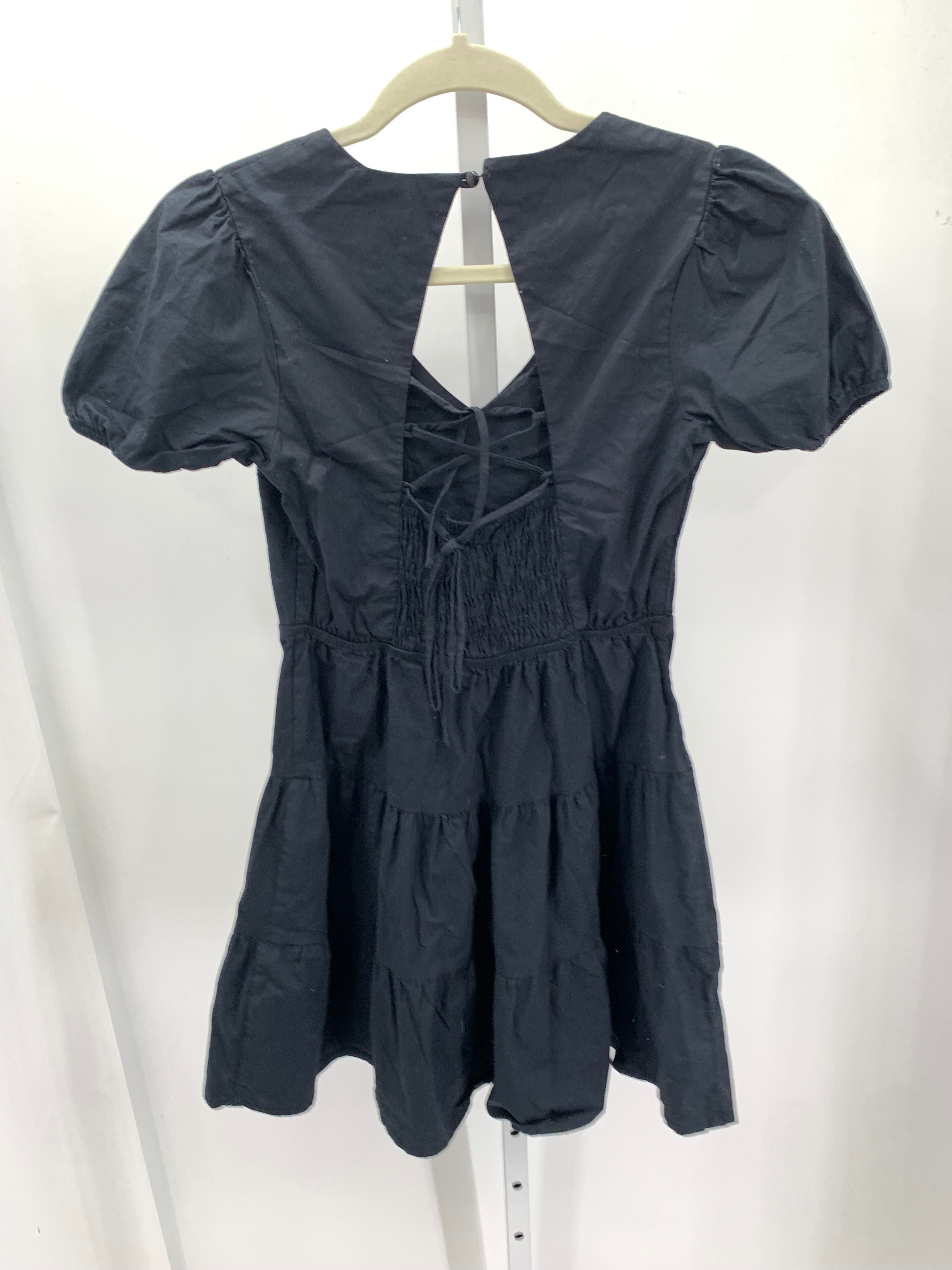 monteau Size Small Juniors Short Sleeve Dress