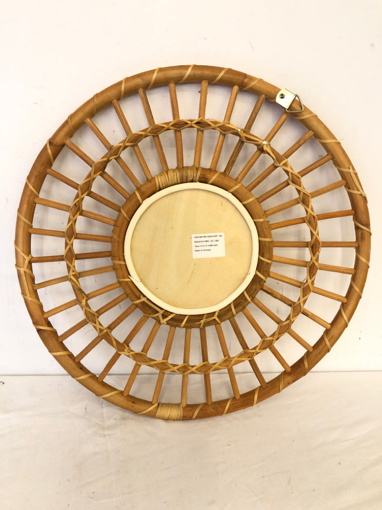 WOODEN CIRCLE MIRROR.