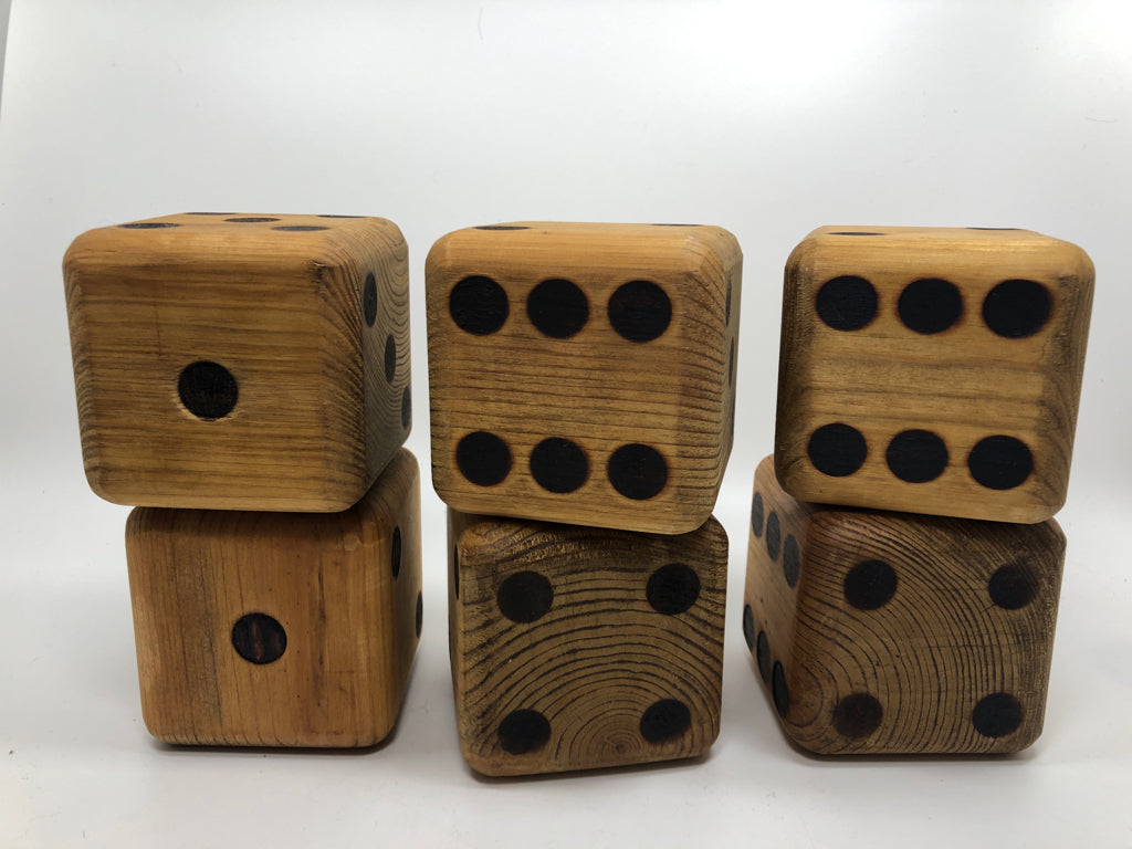 LG WOODEN YARD DICE IN BAG.