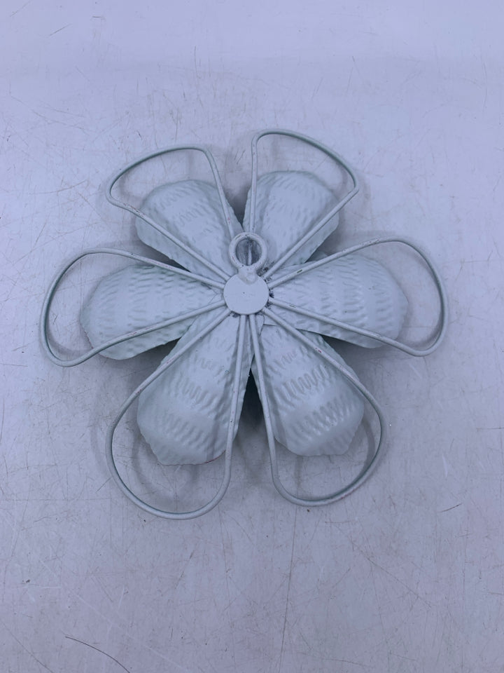 BLUE METAL 3D FLOWER.