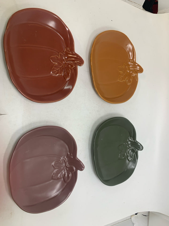 4 ASSORTED PUMPKIN SNACK PLATES BEE & WILLOW.