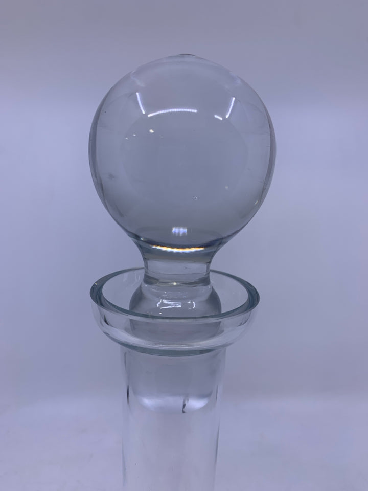 GLASS DECANTER WITH BALL STOPPER.