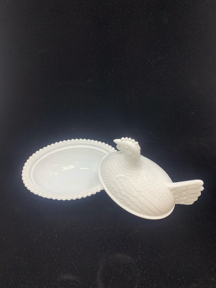 VTG MILK GLASS ROOSTER COVERED DISH.