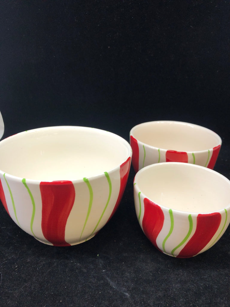 3 NESTING PEPPERMINT BOWLS.