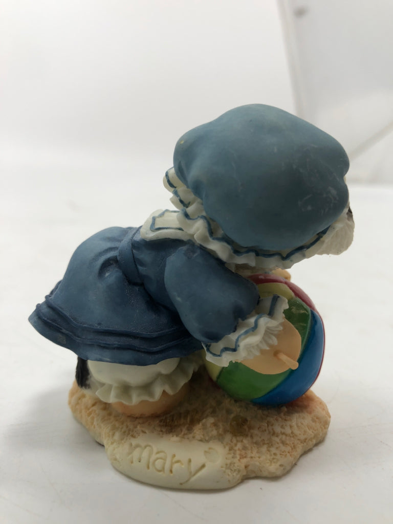 "MOO AND ME BY THE SEA" MARY MOOMOOS FIGURINE.