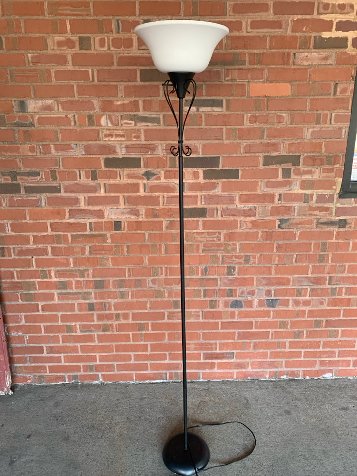 TALL BLACK FLOOR LAMP.