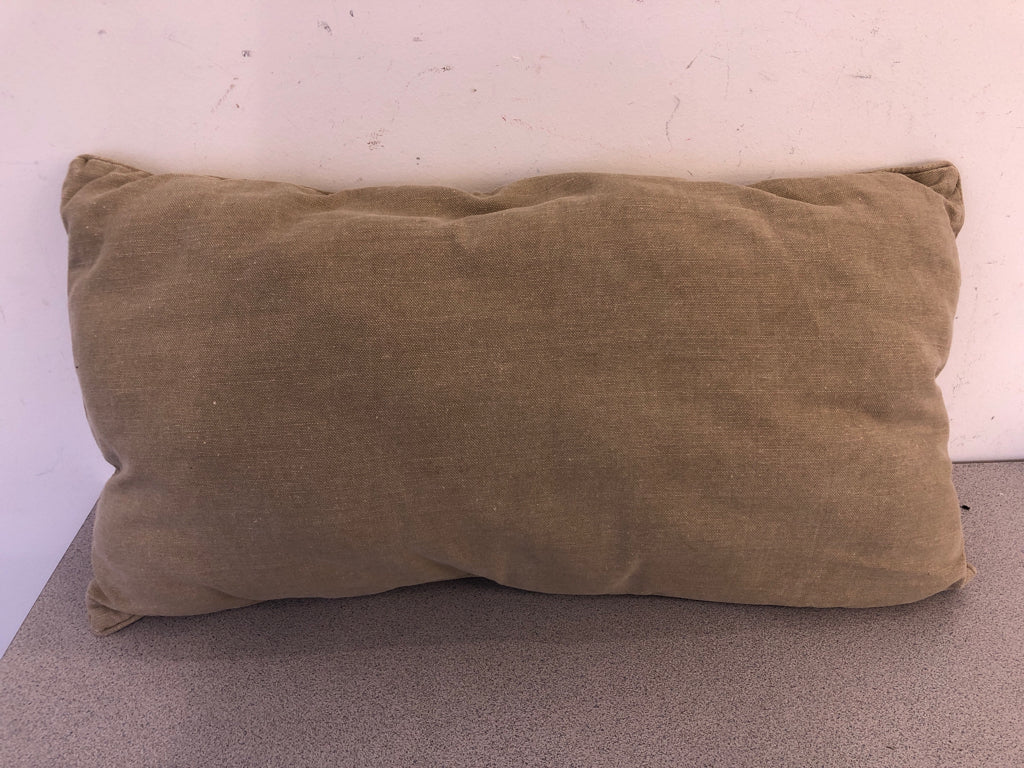 BEIGE "TRULY" RECTANGLE ACCENT PILLOW.