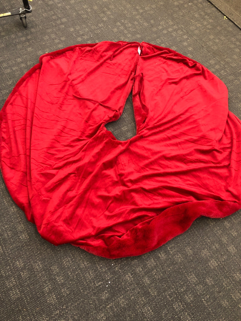 LARGE RED PLUSH TREE SKIRT-MARTHA STEWART