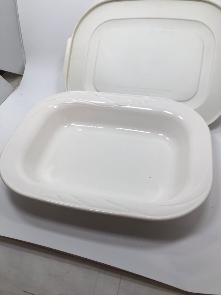 CERAMIC DISH W/PLASTIC STORAGE LID.