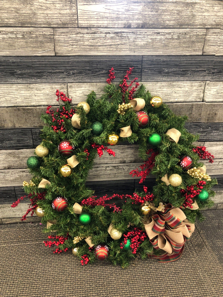 LG CHRISTMAS WREATH W/PLAID BURLAP BOW.